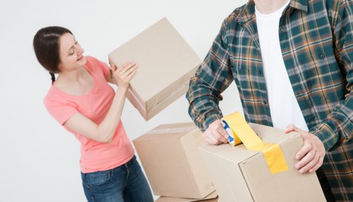 Illustration of SSL encryption protecting Kingscross Removals customer payment details